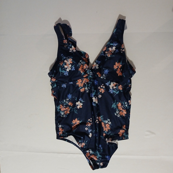 Beach Scene Collection Swimsuit Ruffle Size L - Picture 6 of 11